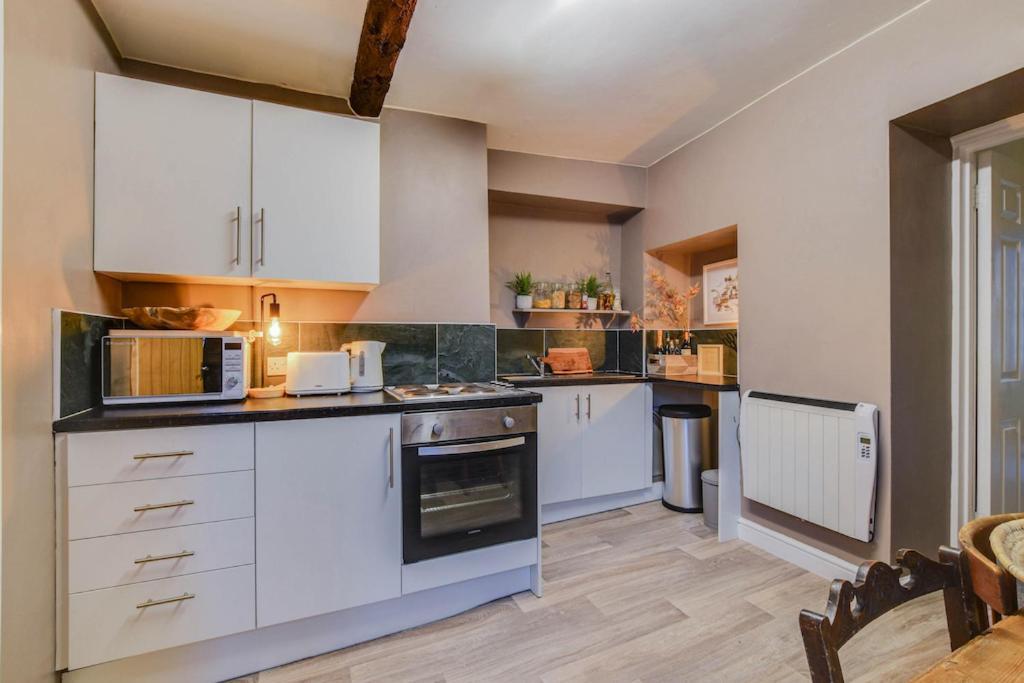 The Malthouse - Naturally Styled Central Apartment سيرنسيستر المظهر الخارجي الصورة