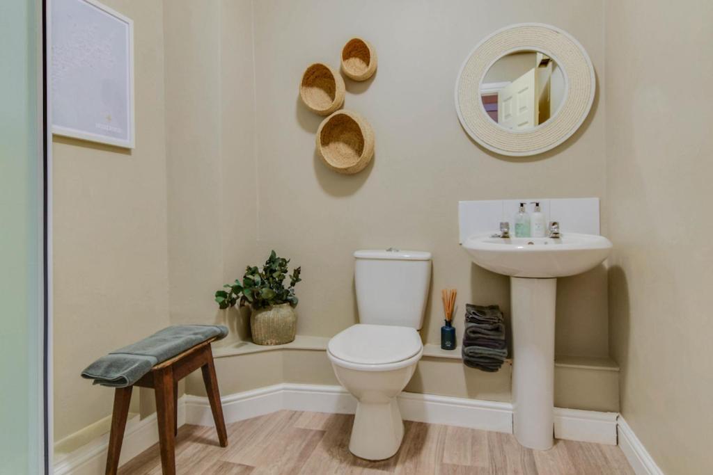 The Malthouse - Naturally Styled Central Apartment سيرنسيستر المظهر الخارجي الصورة
